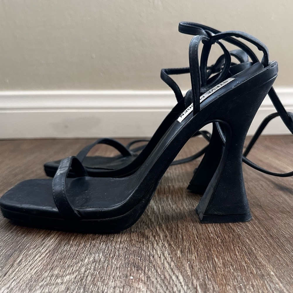 Steve Madden Lafayette Black Strappy Wrap Sandals Heels Size 9